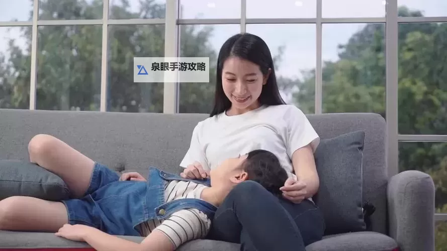 家庭温馨时光:一种男女在家嘿嘿视频分享幸福瞬间图1