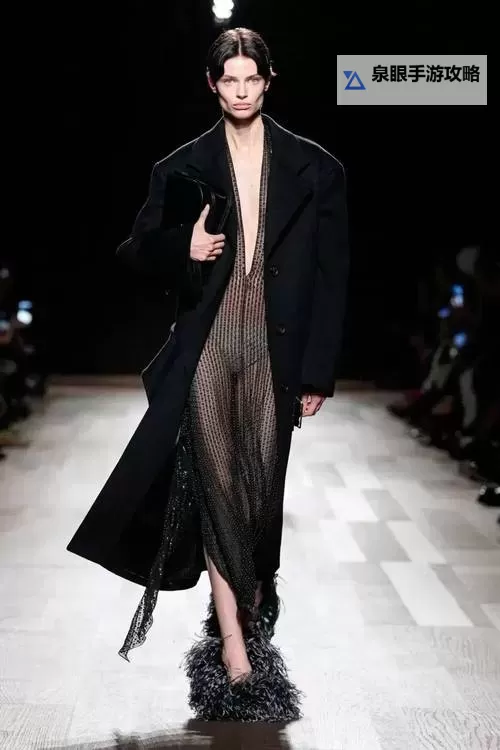 法国无码大胆裸体时装:打破传统的前卫时尚潮流图1