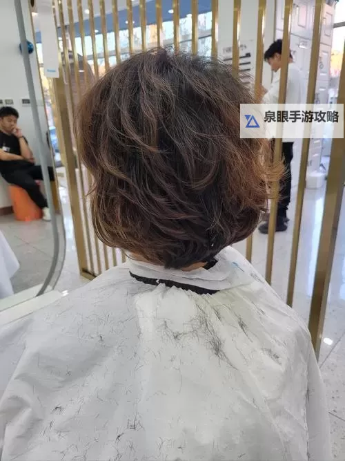 折腾了一个多小时才弄出来的头发,终于恢复了完美造型图1