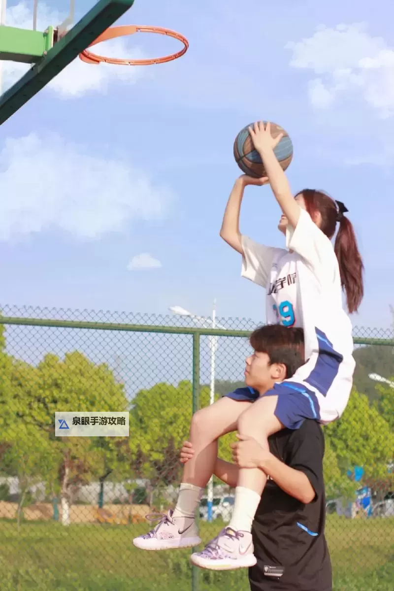 美女和帅哥一起差差差差差：浪漫邂逅的甜蜜瞬间图1