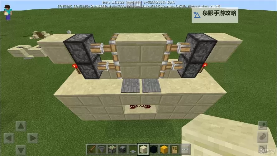 《我的世界》2x2活塞门建造图文教程 活塞门怎么建造图1