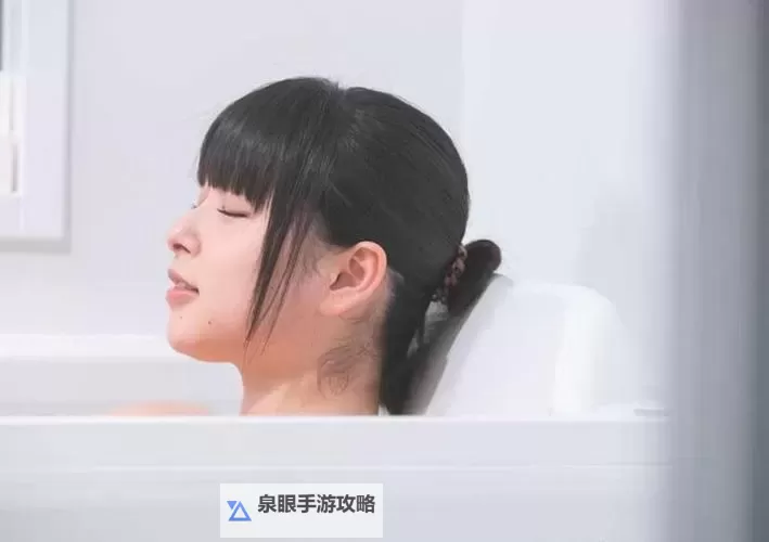 《浴室少女二十天原图：揭示少女成长的隐秘瞬间》图1