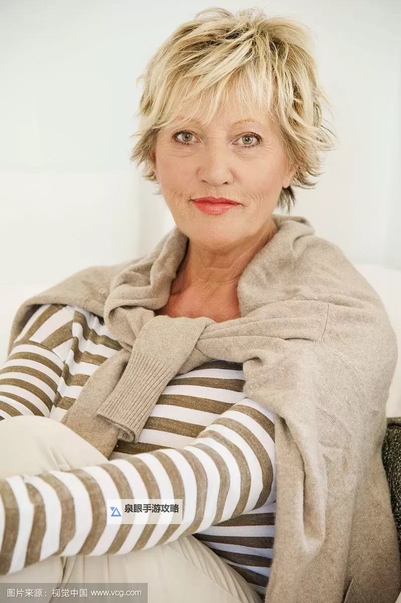 欧洲性开放老妇人的魅力:自由与激情的真实写照图1