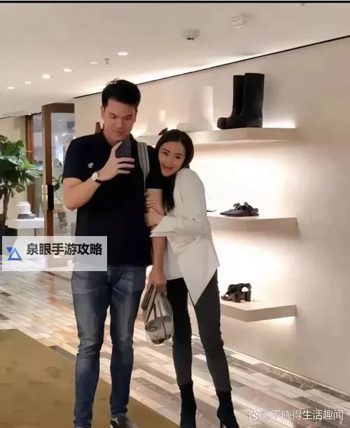 她在丈夫面前被揭露的秘密图1