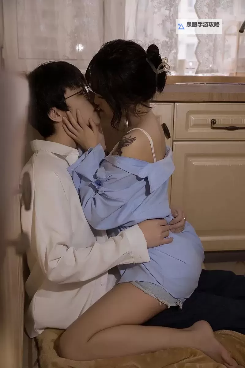 探索爱的瞬间:最美情侣在线视频全景回顾图1