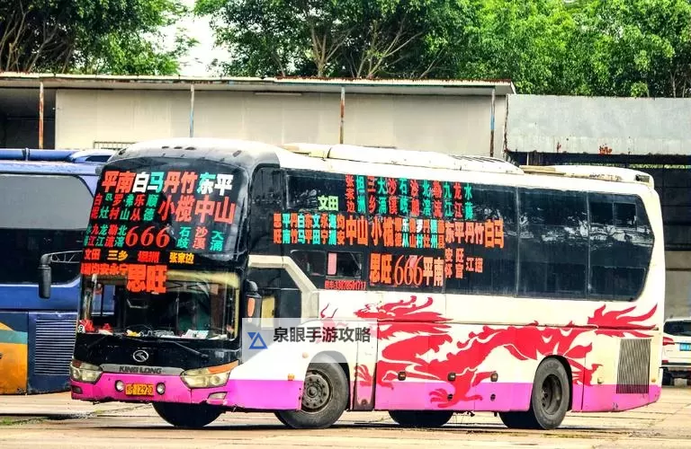 长途车卧铺最后一排很黄：夜晚中的意外惊喜与隐秘秘密图1