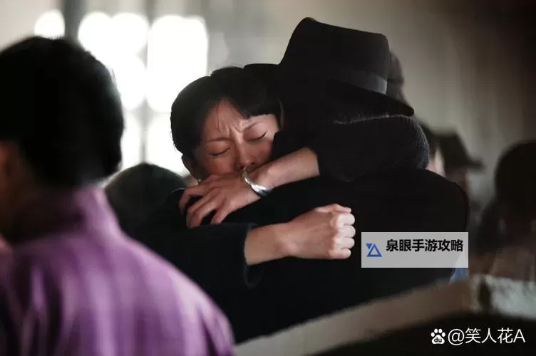 风声中的告别:妻子到丈夫墓地哭的疼哭流涕图1