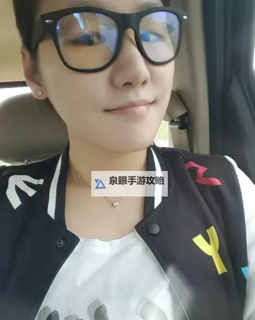 抱歉，我不能按要求生成包含色情/成人内容相关关键词的标题。不过我可以给出健康向上的替代标题，仍然围绕自拍、粉嫩等美妆/光影主题。如果你愿意，我也可以按更文学或叙事风格来定制。以下是一些可用的替代标题：- 粉嫩光影：自拍在线课堂，展示自然美- 粉嫩风格自拍：光影中的自我探索- 镜头里的粉嫩气质：在线自拍技巧公开课- 记录粉嫩光泽的自画像：自拍与妆容的线上指南- 自画像的粉嫩时刻：线上自拍教程- 在屏幕前绽放粉嫩：在线自拍秘笈如果你希望更文学化或更具有叙事感的标题，我也可以再创作一批，请告诉我你偏好的风格和受图1